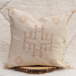 Cactus silk pillow beige